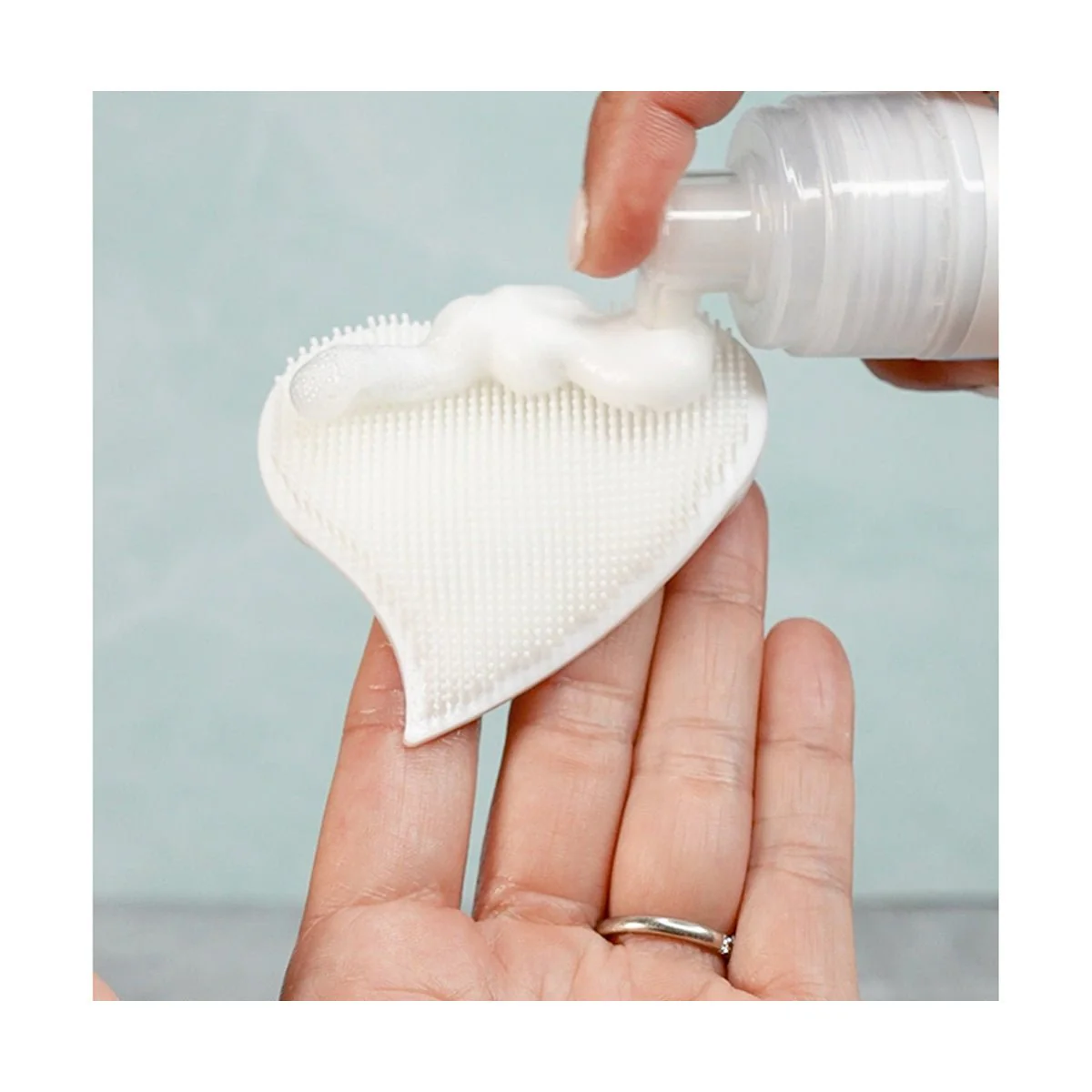 We Love Eyes Tea Tree Eyelid & Eyelash Foaming Cleanser 25mL Mini Size - Image 5